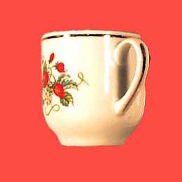 AVON RARE 22K GOLD TRIM 1979 STRAWBERRY TEACUP & SAUCER, STRAWBERRY & LEAVES - Picture 4 of 5